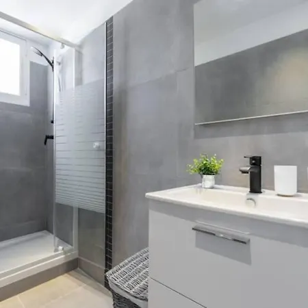 Les Pins Yourhosthelper Apartman